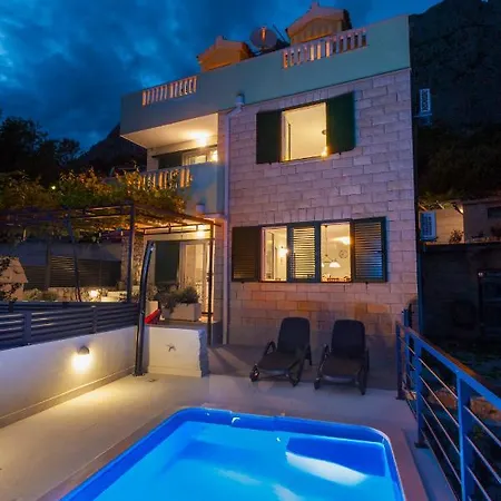 Marina - With Sea View Holiday home *