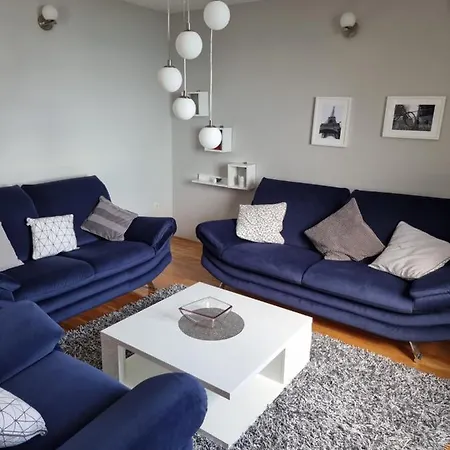 Marina - With Sea View Holiday home *