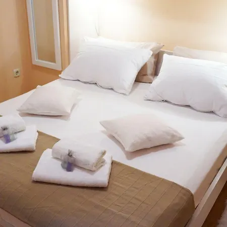 Marina - With Sea View Holiday home Makarska